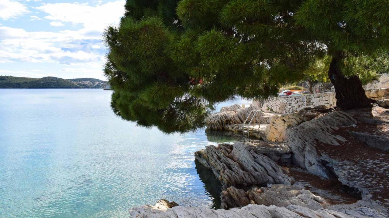 Idlerocks